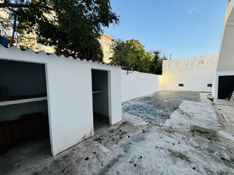 Espaço comércio/ lojas - Santarém