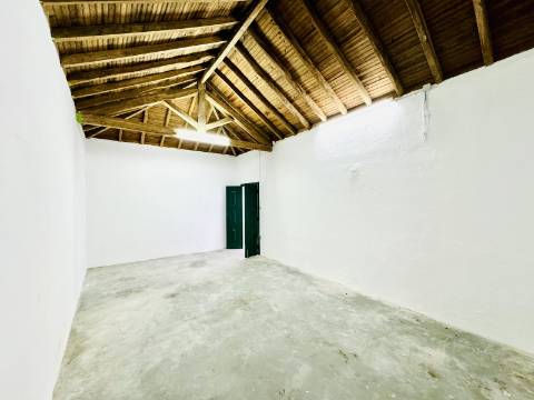 Espaço comércio/ lojas - Santarém