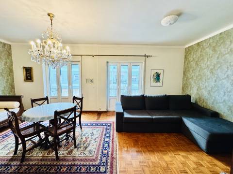 Apartamento T3 Transformado em T1 - Santarém