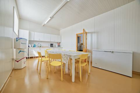 Armazém com área de 369m² - Santarém