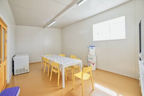 Armazém com área de 369m² - Santarém