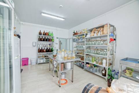 Armazém com área de 369m² - Santarém