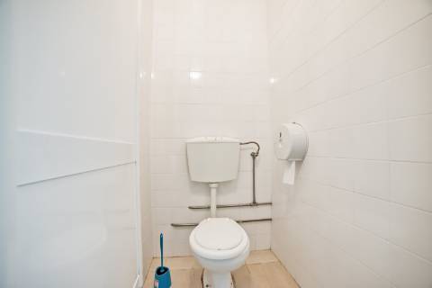 Armazém com área de 369m² - Santarém