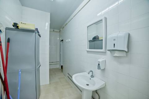 Armazém com área de 369m² - Santarém