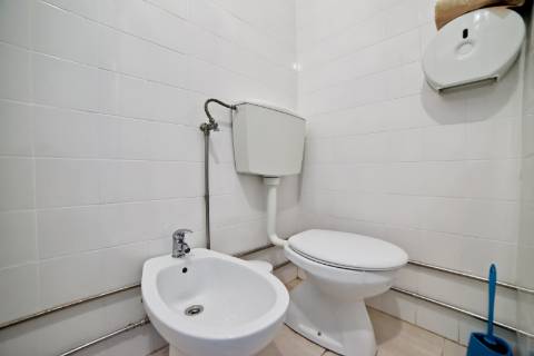 Armazém com área de 369m² - Santarém