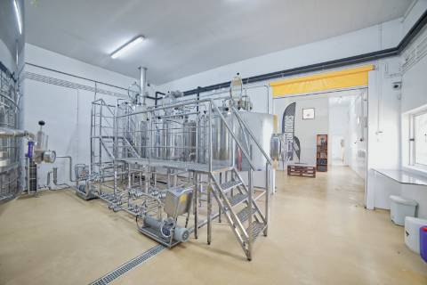 Armazém com área de 369m² - Santarém