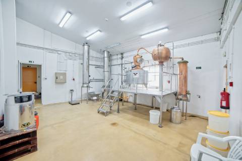 Armazém com área de 369m² - Santarém