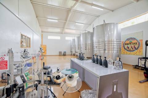 Armazém com área de 369m² - Santarém