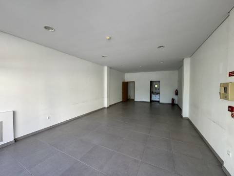 Loja comercial - Santarém