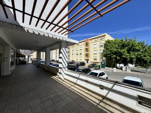 Loja comercial - Santarém