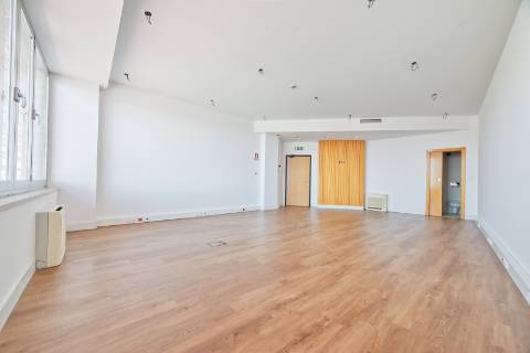 Escritório com lugar garagem - Santarém