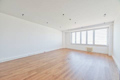 Escritório com lugar garagem - Santarém