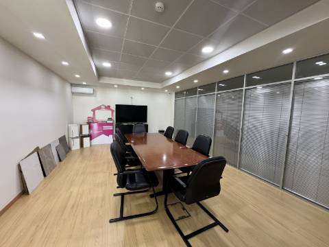 Armazém e escritórios - Santarém - EXCLUSIVO