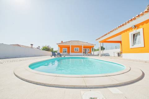 Moradia T4 com piscina - Santarém