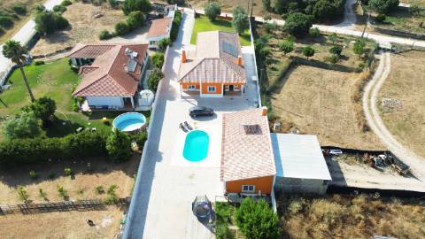 Moradia T4 com piscina - Santarém