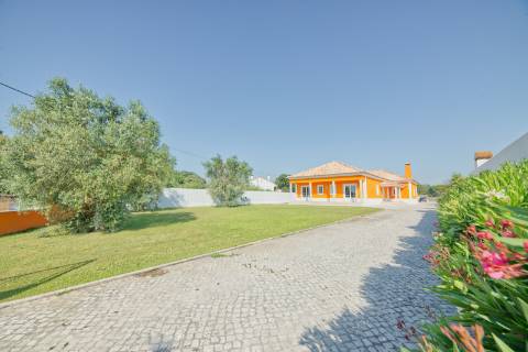 Moradia T4 com piscina - Santarém