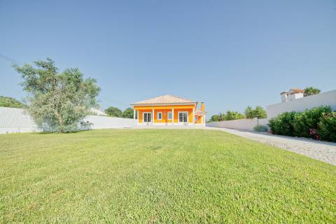 Moradia T4 com piscina - Santarém