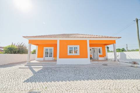 Moradia T4 com piscina - Santarém