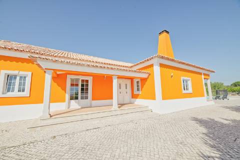 Moradia T4 com piscina - Santarém