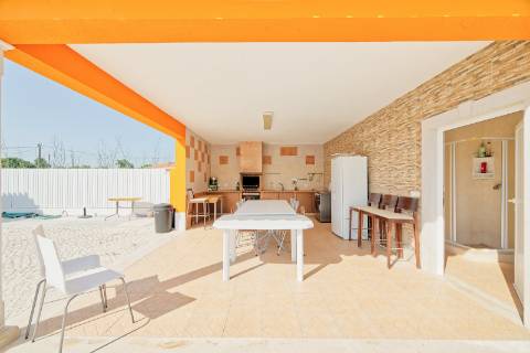 Moradia T4 com piscina - Santarém