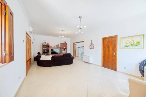 Moradia T4 com piscina - Santarém