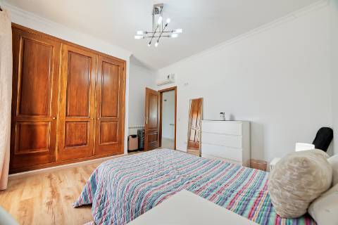 Moradia T4 com piscina - Santarém