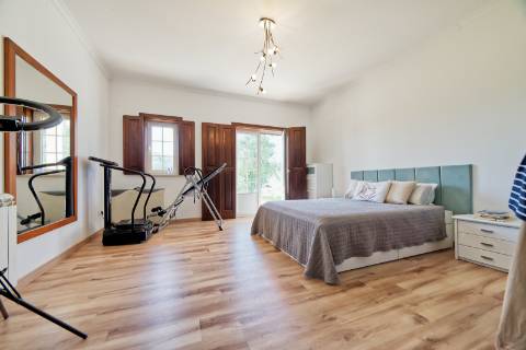 Moradia T4 com piscina - Santarém