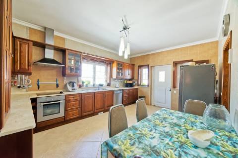 Moradia T4 com piscina - Santarém