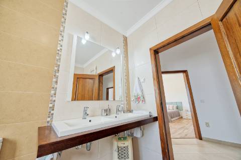 Moradia T4 com piscina - Santarém