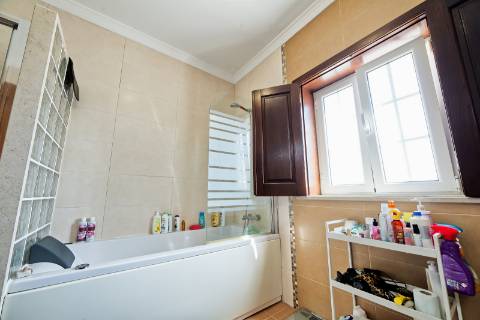 Moradia T4 com piscina - Santarém