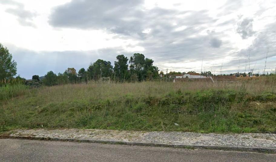 Terreno urbano 707m² - Santarém