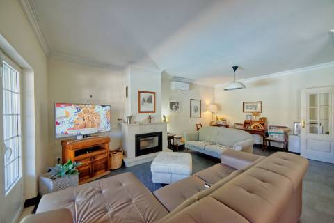 Moradia T5 com piscina - Santarém