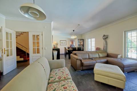 Moradia T5 com piscina - Santarém