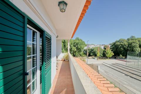 Moradia T5 com piscina - Santarém