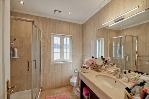 Moradia T5 com piscina - Santarém