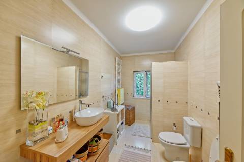 Moradia T5 com piscina - Santarém