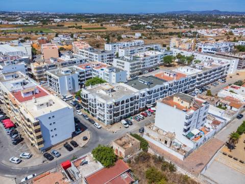 Terreno com Casa em ruínas no Centro de Olhão