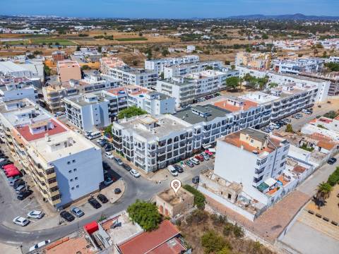 Terreno com Casa em ruínas no Centro de Olhão