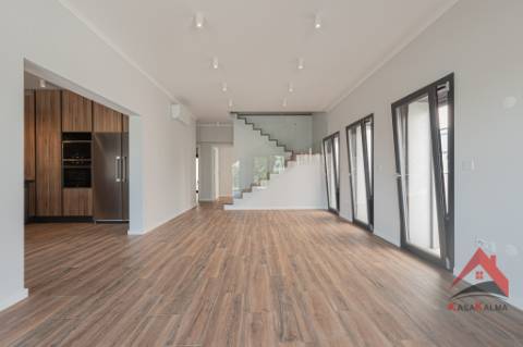 Arrenda-se Moradia em Palmela - Conforto e Excelente Localização