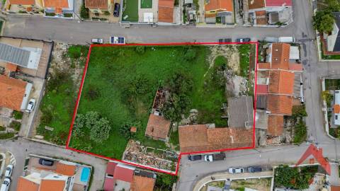 Terreno Urbano nas Quintinhas - Charneca da Caparica