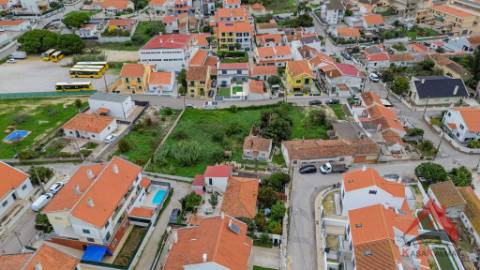 Terreno Urbano nas Quintinhas - Charneca da Caparica