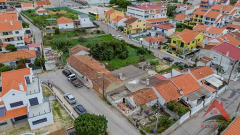 Terreno Urbano nas Quintinhas - Charneca da Caparica