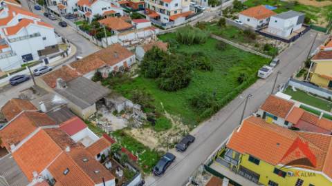 Terreno Urbano nas Quintinhas - Charneca da Caparica