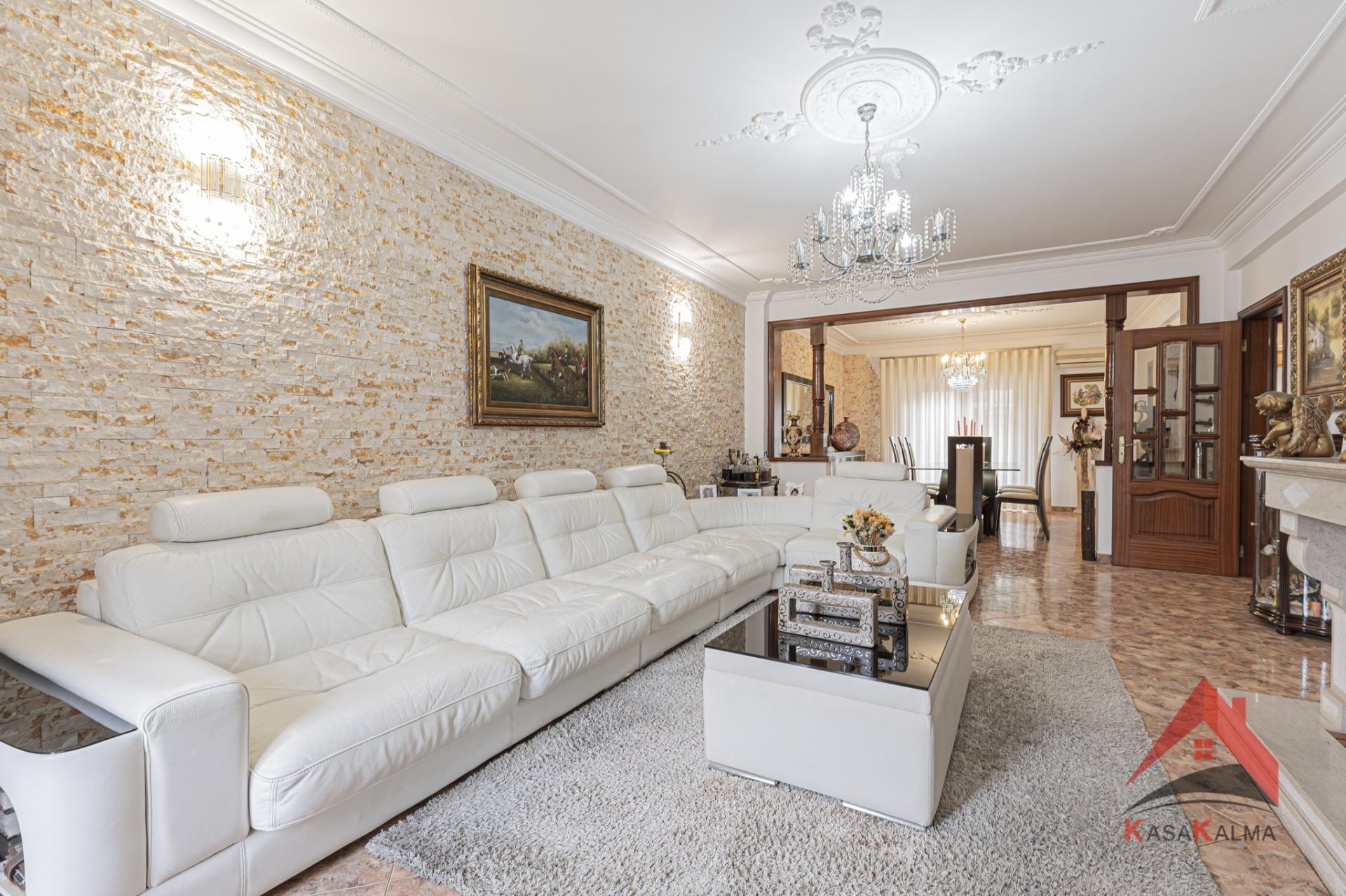 Moradia Isolada T4 com Aproveitamento de Sótão - Quinta do Conde