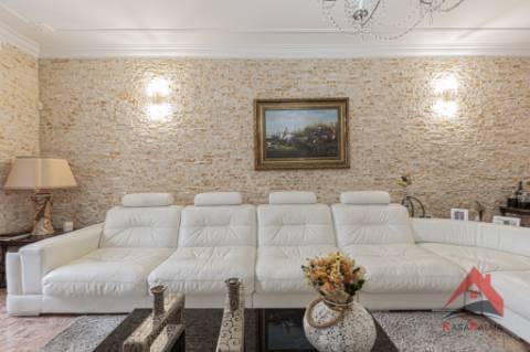 Moradia Isolada T4 com Aproveitamento de Sótão - Quinta do Conde