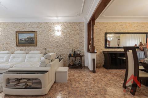 Moradia Isolada T4 com Aproveitamento de Sótão - Quinta do Conde