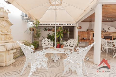 Moradia Isolada T4 com Aproveitamento de Sótão - Quinta do Conde