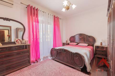 Moradia Isolada T4 com Aproveitamento de Sótão - Quinta do Conde