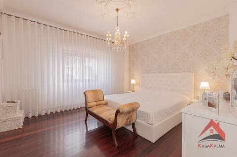 Moradia Isolada T4 com Aproveitamento de Sótão - Quinta do Conde