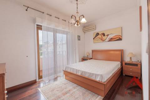 Moradia Isolada T4 com Aproveitamento de Sótão - Quinta do Conde